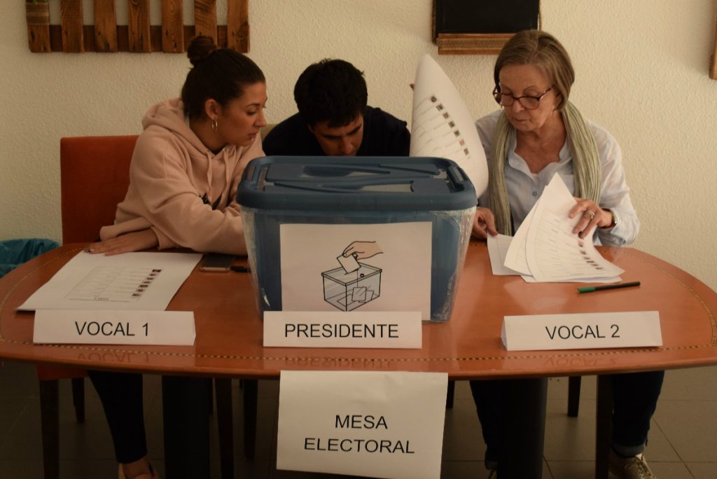 Mesa electoral primarias Las Fuentes